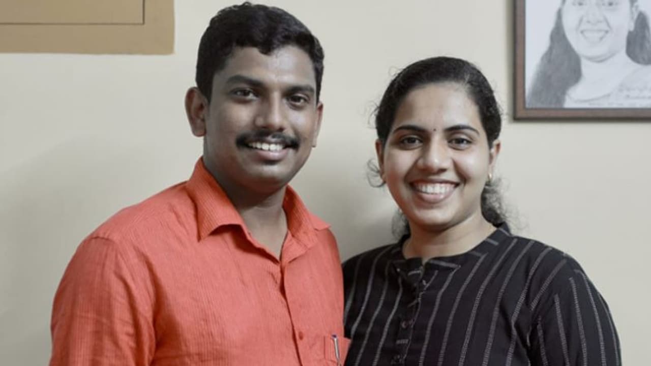 തിരുവനന്തപുരം മേയർ ആര്യ രാജേന്ദ്രനും ബാലുശ്ശേരി എം എൽ എ സച്ചിൻ ദേവിനും കുഞ്ഞ് പിറന്നു തിരുവനന്തപുരം മേയർ ആര്യ രാജേന്ദ്രനും ബാലുശ്ശേരി എം എൽ എ സച്ചിൻ ദേവിനും കുഞ്ഞ് പിറന്നു