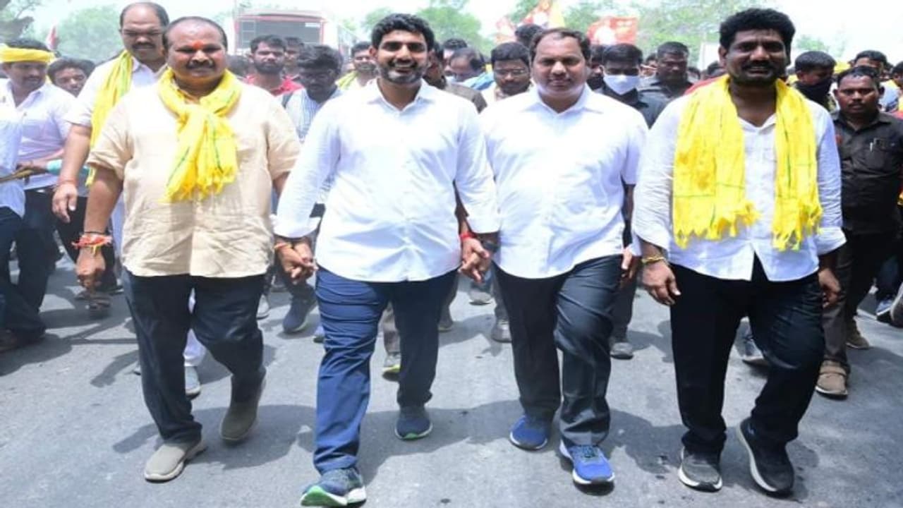 అటు కన్నా.. ఇటు శివరామ్, లోకేష్ పాదయాత్రలో ఆసక్తికర సన్నివేశం.. సత్తెనపల్లి టీడీపీలో ఏం జరుగుతోంది..? అటు కన్నా.. ఇటు శివరామ్, లోకేష్ పాదయాత్రలో ఆసక్తికర సన్నివేశం.. సత్తెనపల్లి టీడీపీలో ఏం జరుగుతోంది..?
