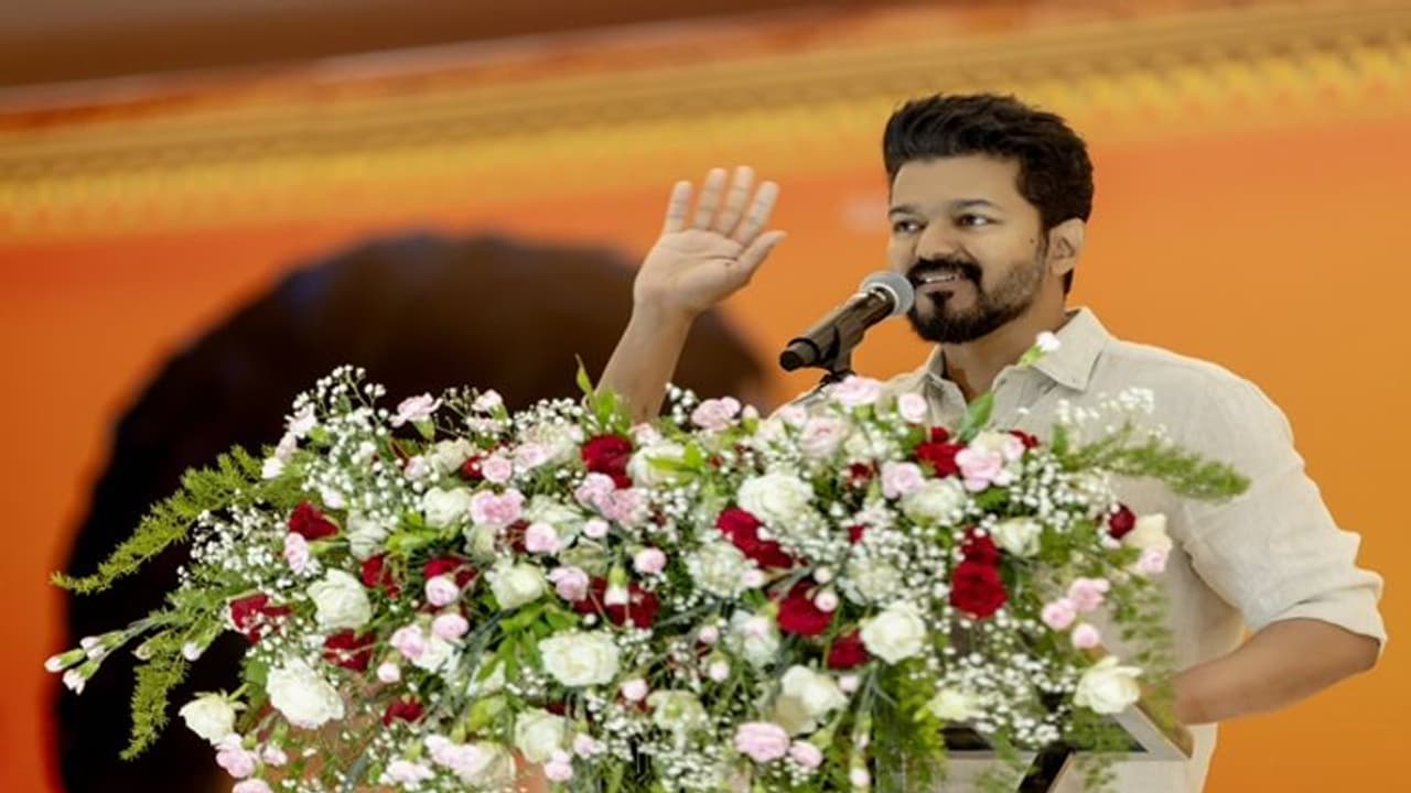 நடிகர் விஜய் அரசியல் பிரவேசம்: திமுகவில் வலுக்கும் எதிர்ப்பு!