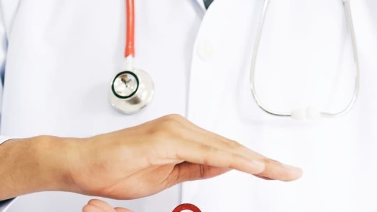 இந்தியாவில் மக்களுக்கு கிடைக்கும் பல்வேறு மருத்துவ காப்பீட்டுத் திட்டங்கள் என்னென்ன? தெரியுமா உங்களுக்கு? இந்தியாவில் மக்களுக்கு கிடைக்கும் பல்வேறு மருத்துவ காப்பீட்டுத் திட்டங்கள் என்னென்ன? தெரியுமா உங்களுக்கு?