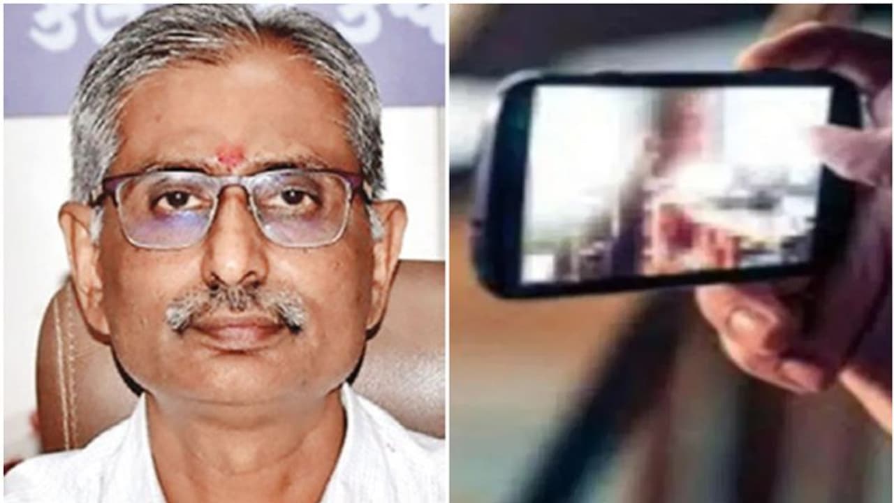 ഓഫിസ് മുറിയിൽ യുവതിയുമായി ജില്ലാ കളക്ടറുടെ ശൃംഗാരം, വീഡിയോ പുറത്ത്; പിന്നാലെ വടിയെടുത്ത് സർക്കാർ ഓഫിസ് മുറിയിൽ യുവതിയുമായി ജില്ലാ കളക്ടറുടെ ശൃംഗാരം, വീഡിയോ പുറത്ത്; പിന്നാലെ വടിയെടുത്ത് സർക്കാർ