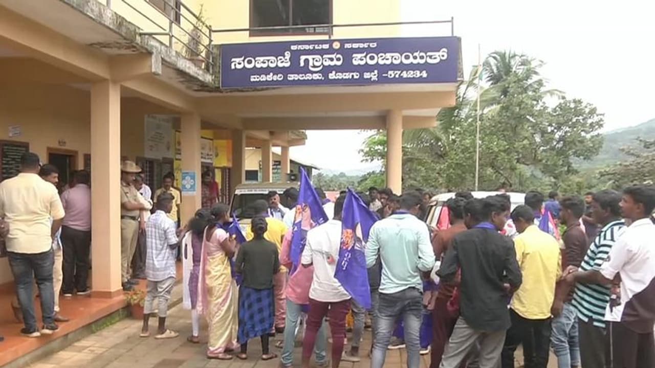 ಕೊಡಗಿನಲ್ಲಿ ತೆರಿಗೆ ಕಟ್ಟದಿದ್ದರೆ ಗೃಹಲಕ್ಷ್ಮಿ ಅರ್ಜಿ ಸಲ್ಲಿಸುವಂತಿಲ್ಲ?: ಜನರ ಆಕ್ರೋಶ