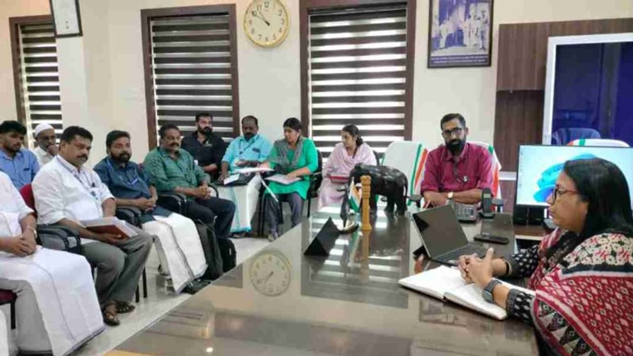 ഓണ വിപണി: അവശ്യസാധനങ്ങളുടെ വില നിയന്ത്രിക്കാന് നടപടികള് ഓണ വിപണി: അവശ്യസാധനങ്ങളുടെ വില നിയന്ത്രിക്കാന് നടപടികള്