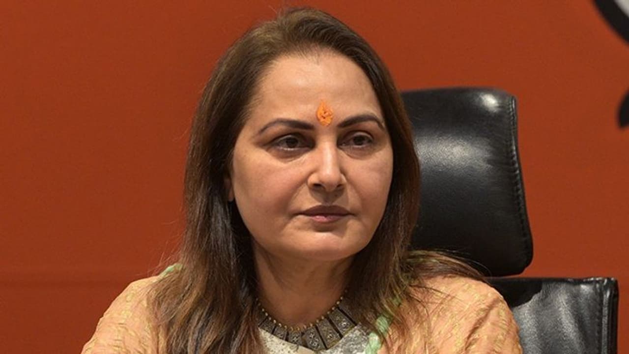 Rampur News: EX MP जयाप्रदा को MP MLA कोर्ट से फरार घोषित, 6 मार्च को पेश न होने पर होगी कुर्की