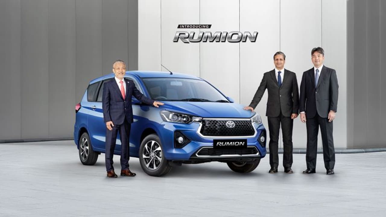 ಟೋಯೋಟಾ ರುಮಿಯನ್ MPV ಕಾರು ಬಿಡುಗಡೆ, ಇದು ಮಾರುತಿ ಎರ್ಟಿಗಾ ಕ್ರಾಸ್ ಬ್ಯಾಡ್ಜ್ ವಾಹನ!