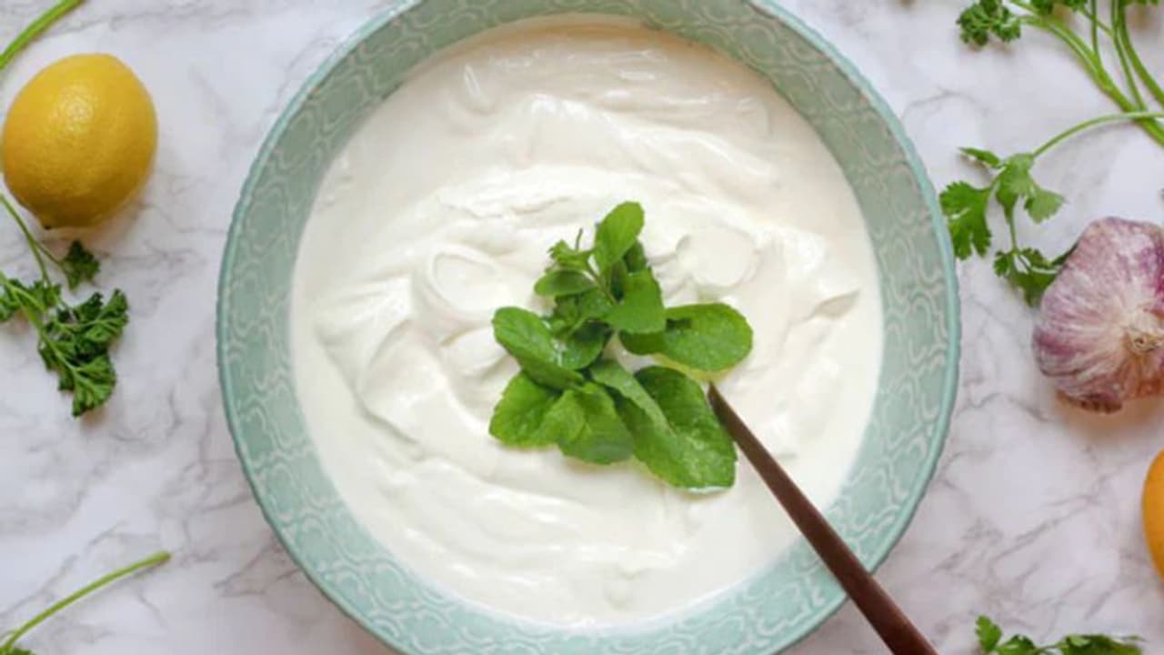 പതിവായി കഴിക്കാം തൈര്; അറിയാം ഈ ആരോഗ്യ ഗുണങ്ങള്... പതിവായി കഴിക്കാം തൈര്; അറിയാം ഈ ആരോഗ്യ ഗുണങ്ങള്...