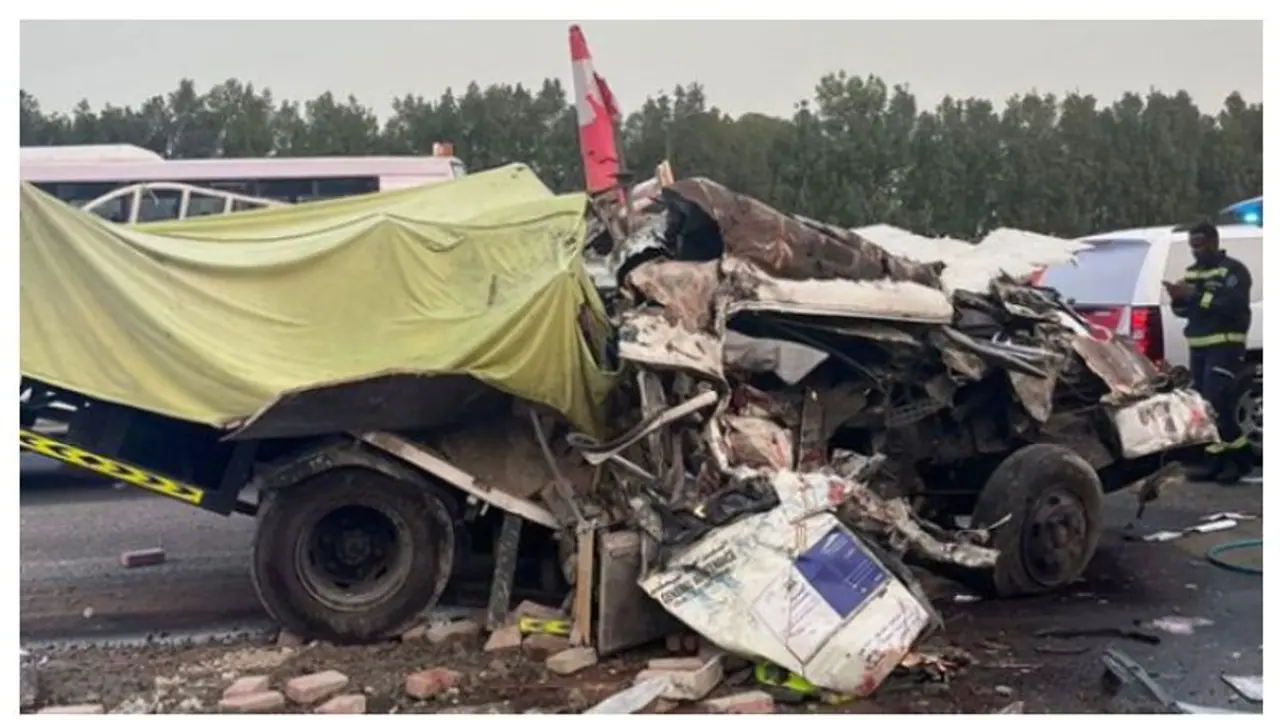 ദുബൈയില് വാഹനാപകടത്തില് രണ്ടു മരണം, രണ്ടു പേര്ക്ക് ഗുരുതര പരിക്ക് ദുബൈയില് വാഹനാപകടത്തില് രണ്ടു മരണം, രണ്ടു പേര്ക്ക് ഗുരുതര പരിക്ക്