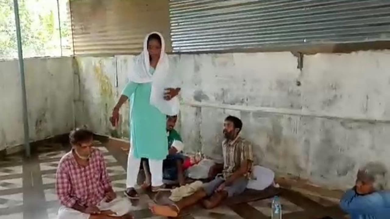 Udupi: ನಿರ್ಗತಿಕರ ಆಶಾಕಿರಣ, ತನ್ನ ಸ್ವಂತ ಜಾಗವನ್ನು ಅನಾಥರಿಗಾಗಿ ಮುಡಿಪಾಗಿಟ್ಟ ಆಯಿಶಾ ಬಾನು! Udupi: ನಿರ್ಗತಿಕರ ಆಶಾಕಿರಣ, ತನ್ನ ಸ್ವಂತ ಜಾಗವನ್ನು ಅನಾಥರಿಗಾಗಿ ಮುಡಿಪಾಗಿಟ್ಟ ಆಯಿಶಾ ಬಾನು!