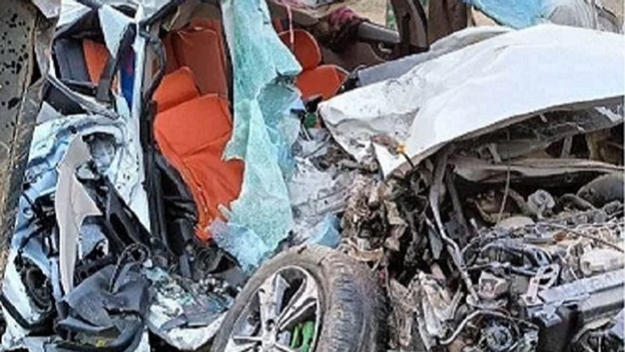 ಅಯ್ಯೋ ಇದೆಂತ ದುರಂತ: ತಾಯಿ ಅಂತ್ಯಸಂಸ್ಕಾರಕ್ಕೆ ಹೋಗ್ತಿದ್ದ ಪುತ್ರ ರಸ್ತೆಯಲ್ಲಿ ಹೆಣವಾದ! ಅಯ್ಯೋ ಇದೆಂತ ದುರಂತ: ತಾಯಿ ಅಂತ್ಯಸಂಸ್ಕಾರಕ್ಕೆ ಹೋಗ್ತಿದ್ದ ಪುತ್ರ ರಸ್ತೆಯಲ್ಲಿ ಹೆಣವಾದ!