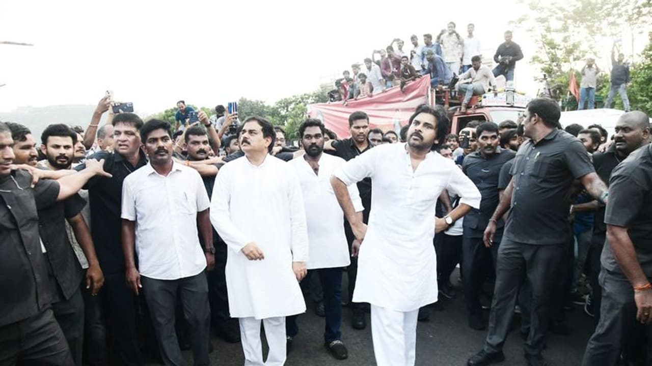 జగన్కి ఎన్ని ఇళ్లు కావాలి.. ఒక మూలన కూర్చోలేడా, కిర్లంపూడిలో క్యాంప్ ఆఫీస్ పెట్టుకోవచ్చుగా : పవన్ కళ్యాణ్ జగన్కి ఎన్ని ఇళ్లు కావాలి.. ఒక మూలన కూర్చోలేడా, కిర్లంపూడిలో క్యాంప్ ఆఫీస్ పెట్టుకోవచ్చుగా : పవన్ కళ్యాణ్