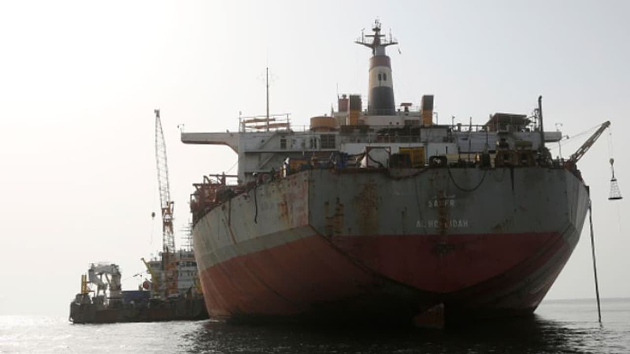 18 ദിവസത്തെ പ്രയത്നം, 'ഒഴുകി നടക്കുന്ന ടൈം ബോംബ്' ഒടുവില് നിർവീര്യമാക്കി 18 ദിവസത്തെ പ്രയത്നം, 'ഒഴുകി നടക്കുന്ന ടൈം ബോംബ്' ഒടുവില് നിർവീര്യമാക്കി