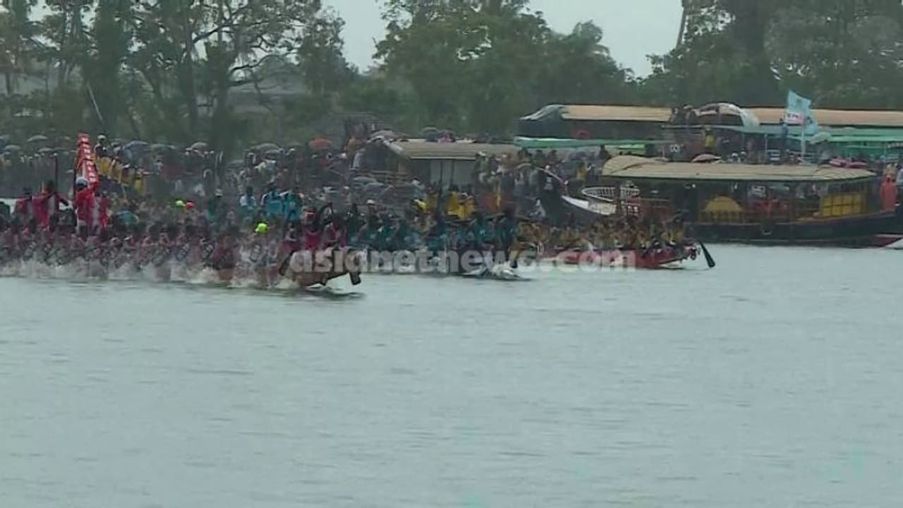 നെഹ്റു ട്രോഫി വള്ളംകളി ആവേശത്തിൽ പുന്നമട, ഫൈനലിൽ നാല് ചുണ്ടൻ വള്ളങ്ങൾ, ആരാകും ജലരാജാവ്? നെഹ്റു ട്രോഫി വള്ളംകളി ആവേശത്തിൽ പുന്നമട, ഫൈനലിൽ നാല് ചുണ്ടൻ വള്ളങ്ങൾ, ആരാകും ജലരാജാവ്?