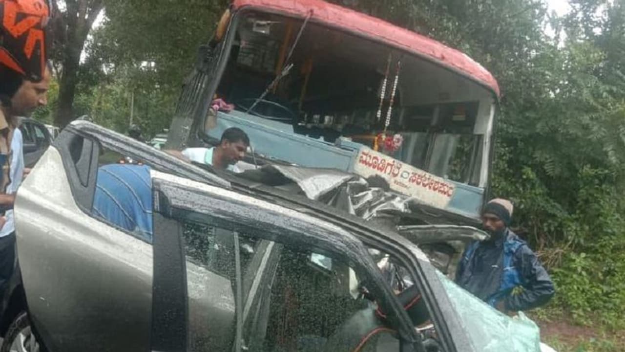 ಕಾರು ಕೆಎಸ್ಆರ್ಟಿಸಿ ಬಸ್ ನಡುವೆ ಭೀಕರ ಅಪಘಾತ: ತಾಯಿ ಮಗ ಸ್ಥಳದಲ್ಲೇ ಸಾವು! ಕಾರು ಕೆಎಸ್ಆರ್ಟಿಸಿ ಬಸ್ ನಡುವೆ ಭೀಕರ ಅಪಘಾತ: ತಾಯಿ ಮಗ ಸ್ಥಳದಲ್ಲೇ ಸಾವು!