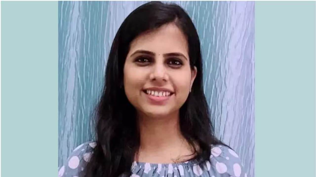 ഭര്ത്താവിനൊപ്പം ഭക്ഷണം കഴിച്ചുകൊണ്ടിരിക്കെ ഹൃദയാഘാതം; 32കാരി മരിച്ചു ഭര്ത്താവിനൊപ്പം ഭക്ഷണം കഴിച്ചുകൊണ്ടിരിക്കെ ഹൃദയാഘാതം; 32കാരി മരിച്ചു