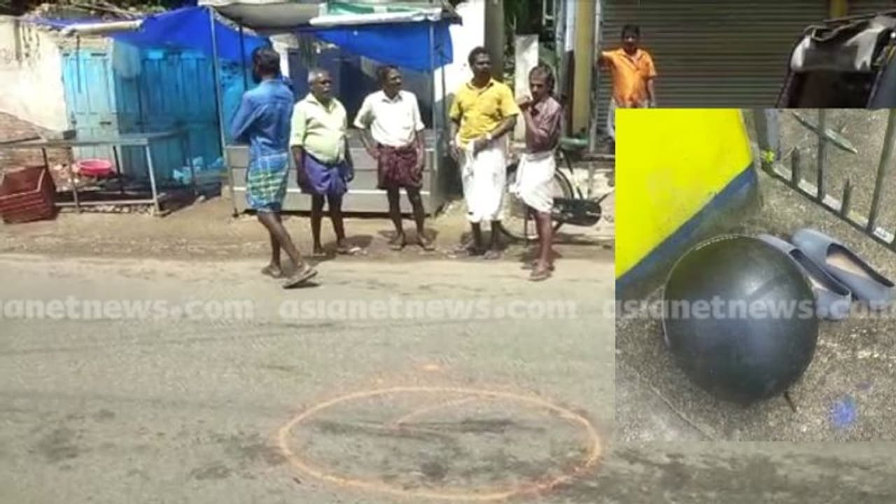 സ്കൂട്ടറുകൾ കൂട്ടിയിടിച്ച് റോഡിൽ വീണു, ബസ് കയറിയിറങ്ങി യുവതിക്ക് ദാരുണാന്ത്യം, സഹോദരന് പരിക്ക് സ്കൂട്ടറുകൾ കൂട്ടിയിടിച്ച് റോഡിൽ വീണു, ബസ് കയറിയിറങ്ങി യുവതിക്ക് ദാരുണാന്ത്യം, സഹോദരന് പരിക്ക്