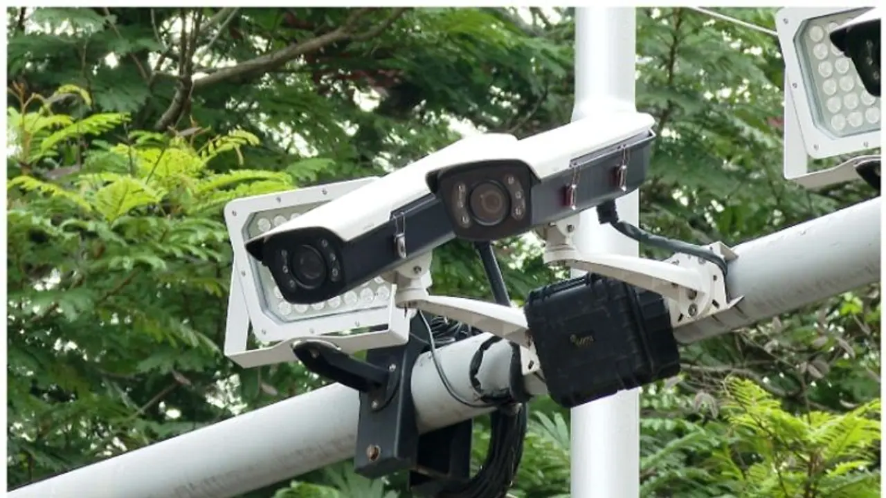 ഈ കളറുള്ള ഷർട്ടുമിട്ട് കാർ ഓടിച്ചാൽ എഐ ക്യാമറ വക ഫൈൻ! പുറത്തുവരുന്നത് അമ്പരപ്പിക്കും വിവരങ്ങൾ!