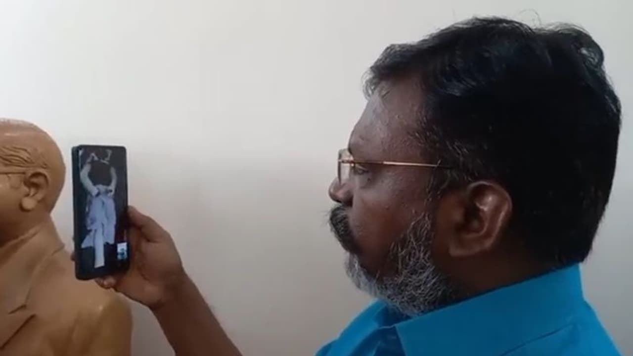 நாங்குநேரி சம்பவம்: மாணவனுக்கு ஆறுதல் கூறிய திருமா!