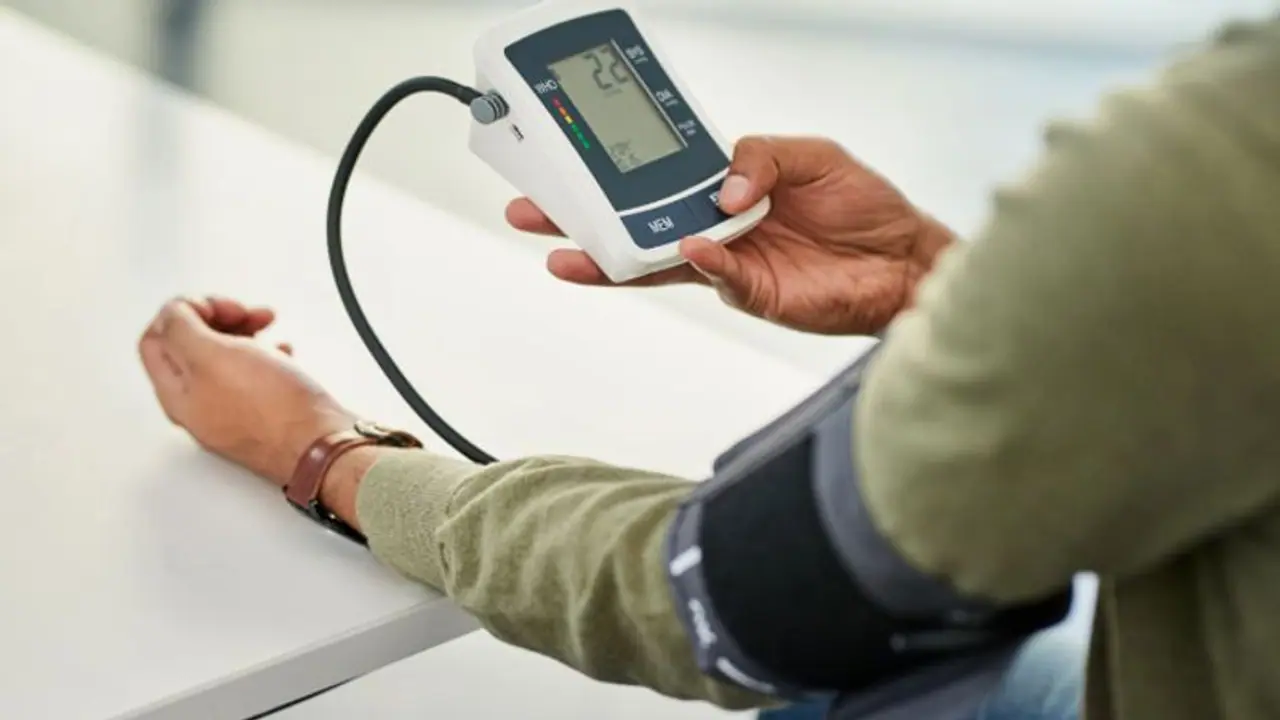 രക്തസമ്മർദ്ദം വീട്ടില് പരിശോധിക്കാം; ശ്രദ്ധിക്കേണ്ട പത്ത് കാര്യങ്ങള്... രക്തസമ്മർദ്ദം വീട്ടില് പരിശോധിക്കാം; ശ്രദ്ധിക്കേണ്ട പത്ത് കാര്യങ്ങള്...