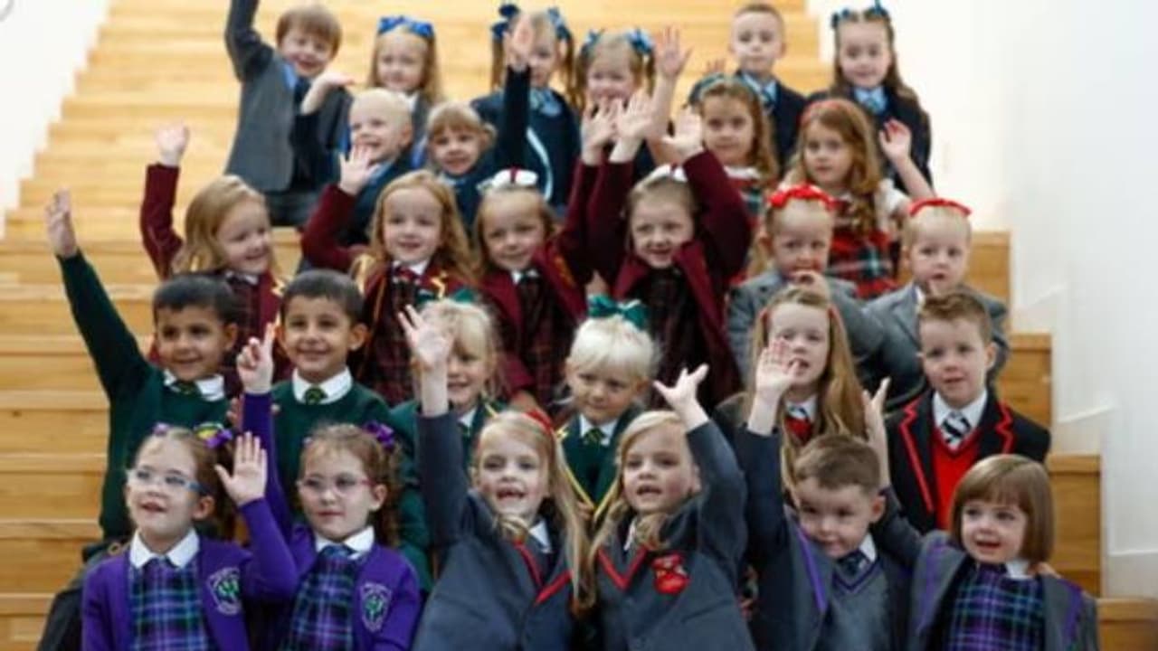 ഇവിടെ ഒരുമിച്ച് സ്കൂളിൽ ചേരാൻ പോകുന്നത് 17 ജോഡി ഇരട്ടകൾ, ഇത് ആദ്യസംഭവമല്ല! ഇവിടെ ഒരുമിച്ച് സ്കൂളിൽ ചേരാൻ പോകുന്നത് 17 ജോഡി ഇരട്ടകൾ, ഇത് ആദ്യസംഭവമല്ല!