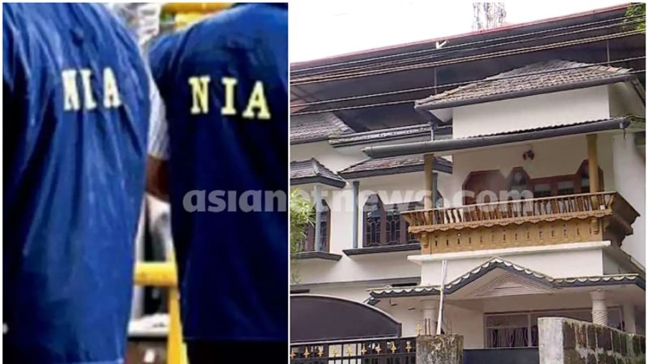 മലപ്പുറം അടക്കം മൂന്ന് ജില്ലകളിലെ പിഎഫ്ഐ പ്രവർത്തകരുടെ വീടുകളിൽ എൻഐഎ റെയ്ഡ്, രേഖകൾ പിടിച്ചെടുത്തതായി സൂചന മലപ്പുറം അടക്കം മൂന്ന് ജില്ലകളിലെ പിഎഫ്ഐ പ്രവർത്തകരുടെ വീടുകളിൽ എൻഐഎ റെയ്ഡ്, രേഖകൾ പിടിച്ചെടുത്തതായി സൂചന