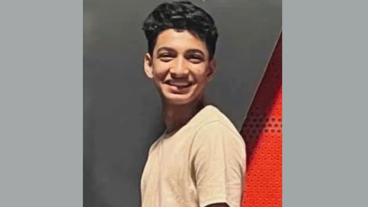 പ്രവാസി മലയാളി വിദ്യാര്ത്ഥി കെട്ടിടത്തിന്റെ പതിനൊന്നാം നിലയില് നിന്ന് വീണ് മരിച്ചു പ്രവാസി മലയാളി വിദ്യാര്ത്ഥി കെട്ടിടത്തിന്റെ പതിനൊന്നാം നിലയില് നിന്ന് വീണ് മരിച്ചു