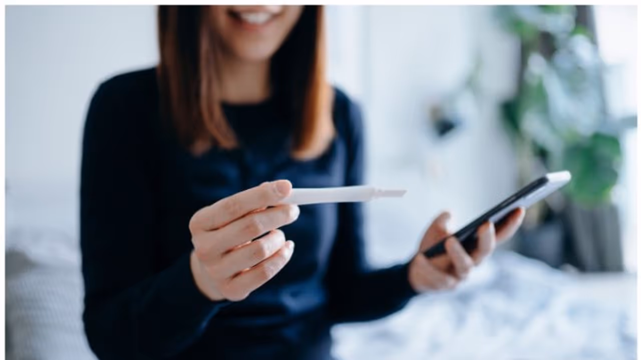 ഓവുലേഷന് ദിവസങ്ങൾ തിരിച്ചറിയാം ; അഞ്ച് ലക്ഷണങ്ങൾ ശ്രദ്ധിക്കാതെ പോകരുത് ഓവുലേഷന് ദിവസങ്ങൾ തിരിച്ചറിയാം ; അഞ്ച് ലക്ഷണങ്ങൾ ശ്രദ്ധിക്കാതെ പോകരുത്