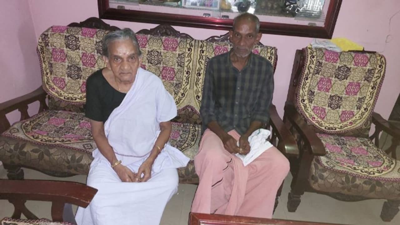 ഈ അമ്മ കാത്തിരുന്നത് ഒന്നും രണ്ടുമല്ല 25 വർഷം, തേടിയെത്തിയ ഒരു ഫോൺ കോളിൽ കാത്തിരുന്ന സന്തോഷവാർത്ത ഈ അമ്മ കാത്തിരുന്നത് ഒന്നും രണ്ടുമല്ല 25 വർഷം, തേടിയെത്തിയ ഒരു ഫോൺ കോളിൽ കാത്തിരുന്ന സന്തോഷവാർത്ത