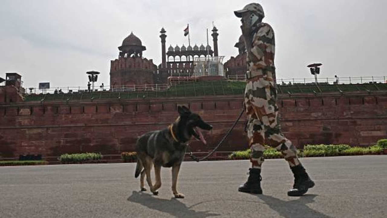 Independence Day 2023: Delhi Police issues traffic advisory for August 15; Check details Independence Day 2023: Delhi Police issues traffic advisory for August 15; Check details