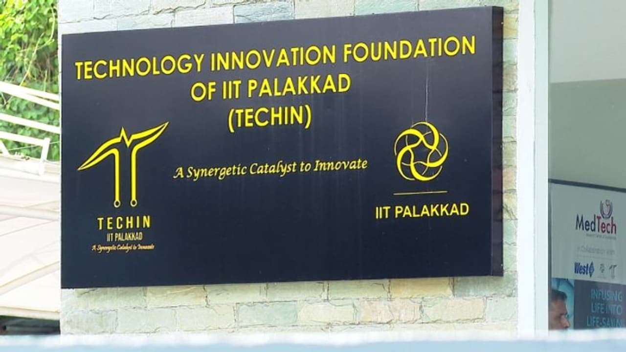 മേലുദ്യോഗസ്ഥരുടെ മാനസിക പീഡനം, പരാതി നൽകിയതിന് പിന്നാലെ ജീവനക്കാരെ പിരിച്ചു വിട്ടതായി ആരോപണം മേലുദ്യോഗസ്ഥരുടെ മാനസിക പീഡനം, പരാതി നൽകിയതിന് പിന്നാലെ ജീവനക്കാരെ പിരിച്ചു വിട്ടതായി ആരോപണം