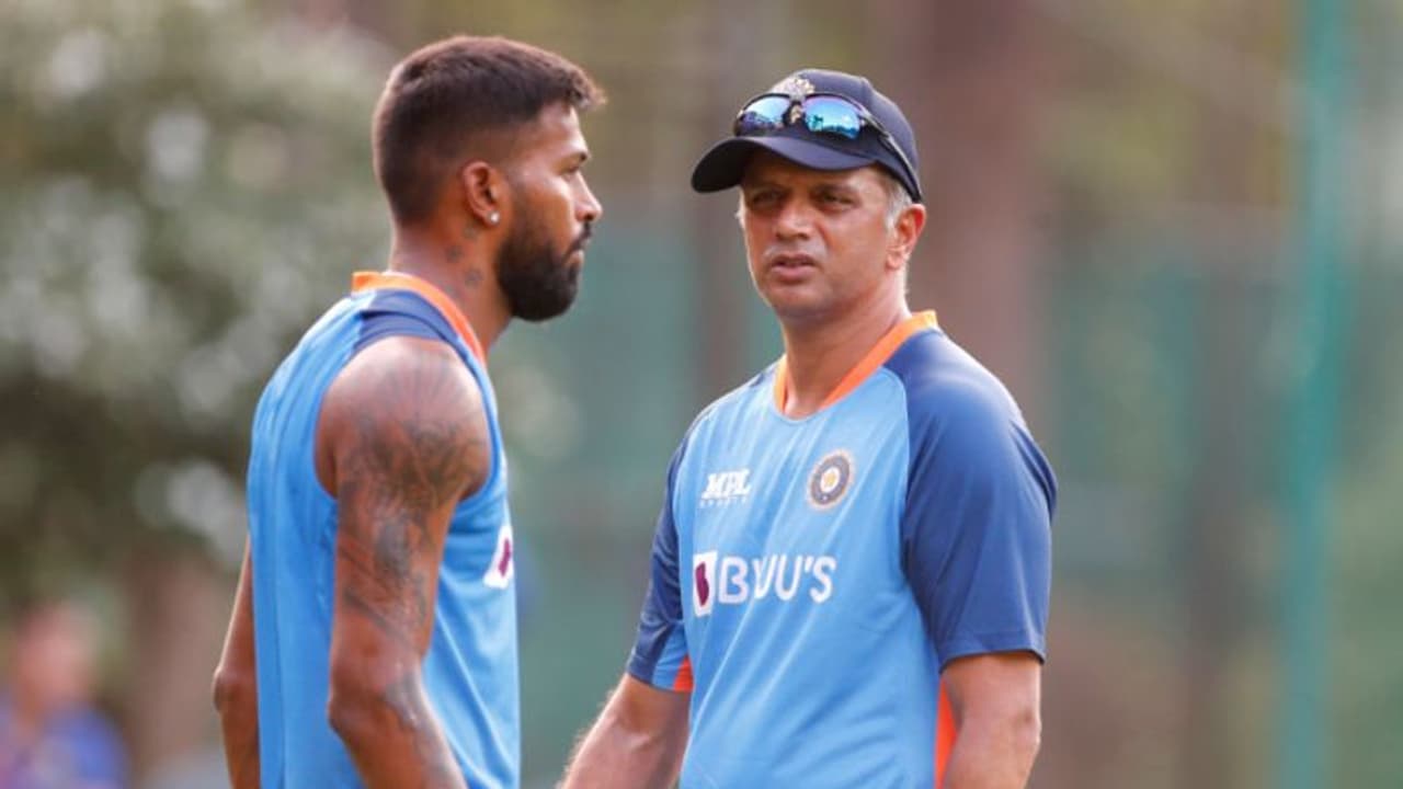 ഇന്ത്യ തയ്യാറാണ്, എന്നാല് ഒരു പ്രശ്നമുണ്ട്! ഏഷ്യാ കപ്പിന് മുമ്പ് ആശങ്ക വ്യക്തമാക്കി രാഹുല് ദ്രാവിഡ് ഇന്ത്യ തയ്യാറാണ്, എന്നാല് ഒരു പ്രശ്നമുണ്ട്! ഏഷ്യാ കപ്പിന് മുമ്പ് ആശങ്ക വ്യക്തമാക്കി രാഹുല് ദ്രാവിഡ്