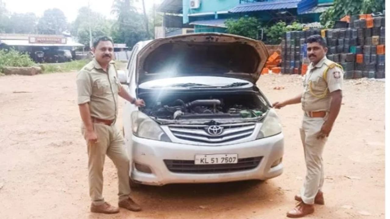 മലപ്പുറത്ത് കാറിന് പിഴ ചുമത്തിയത് 22,000 രൂപ; എഐ ക്യാമറ വന്നപ്പോഴുള്ള പുതിയ തട്ടിപ്പ് നേരിടാനൊരുങ്ങി എംവിഡി മലപ്പുറത്ത് കാറിന് പിഴ ചുമത്തിയത് 22,000 രൂപ; എഐ ക്യാമറ വന്നപ്പോഴുള്ള പുതിയ തട്ടിപ്പ് നേരിടാനൊരുങ്ങി എംവിഡി