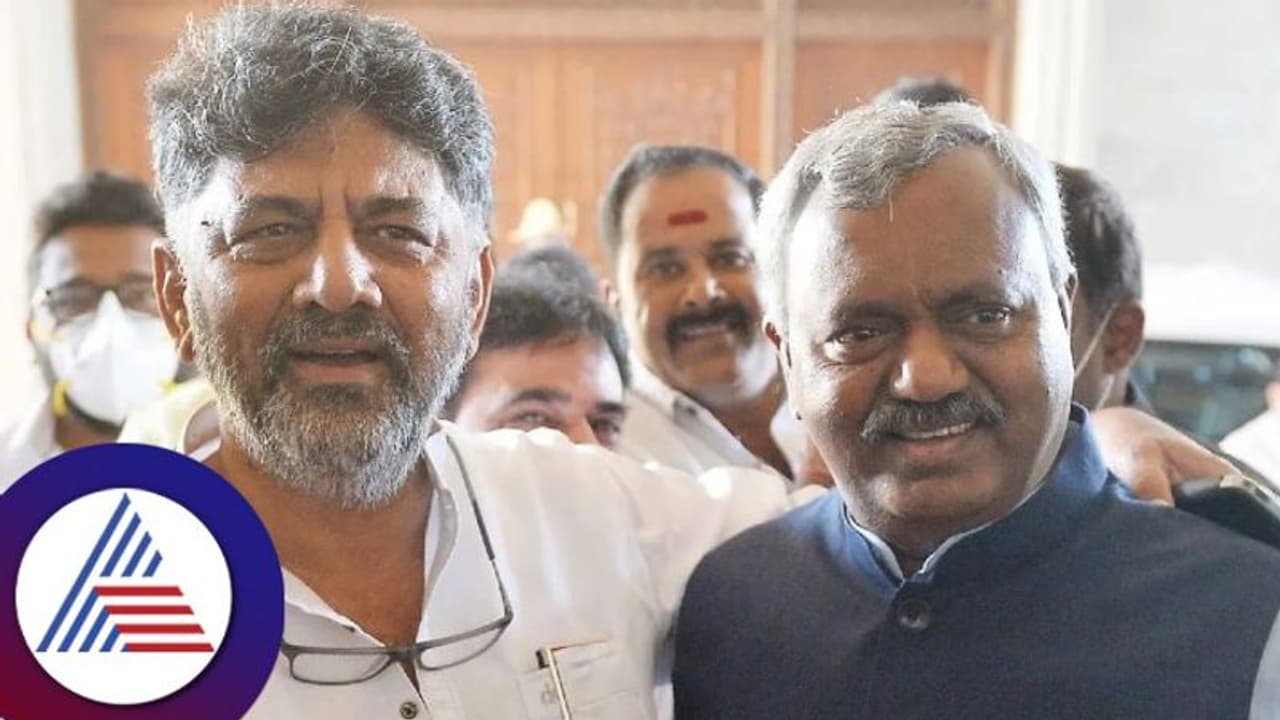 ಡಿಕೆ ಸಹೋದರರ ಹಾಡಿ ಹೊಗಳಿದ ಬಿಜೆಪಿ ಶಾಸಕ! ಕಾಂಗ್ರೆಸ್ನತ್ತ ಎಸ್ಟಿಎಸ್? ಡಿಕೆ ಸಹೋದರರ ಹಾಡಿ ಹೊಗಳಿದ ಬಿಜೆಪಿ ಶಾಸಕ! ಕಾಂಗ್ರೆಸ್ನತ್ತ ಎಸ್ಟಿಎಸ್?