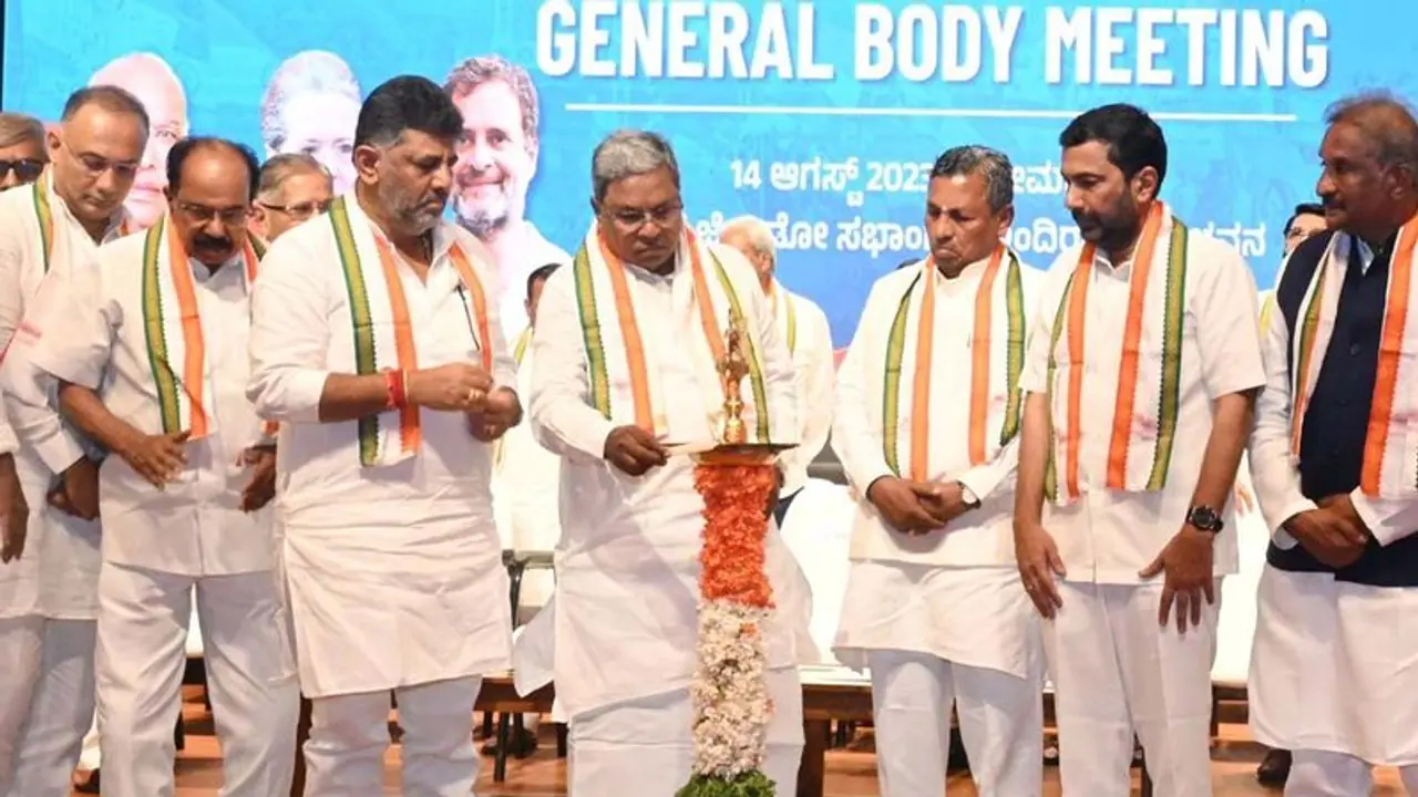 ಸ್ಥಳೀಯ, ಸಂಸತ್ ಚುನಾವಣೆ ಗೆಲ್ಲಲು ‘ಕೈ’ ಪಣ; ಕೆಲವು ಸಚಿವರ ಬದಲಾವಣೆ ಸಾಧ್ಯತೆ! ಸ್ಥಳೀಯ, ಸಂಸತ್ ಚುನಾವಣೆ ಗೆಲ್ಲಲು ‘ಕೈ’ ಪಣ; ಕೆಲವು ಸಚಿವರ ಬದಲಾವಣೆ ಸಾಧ್ಯತೆ!