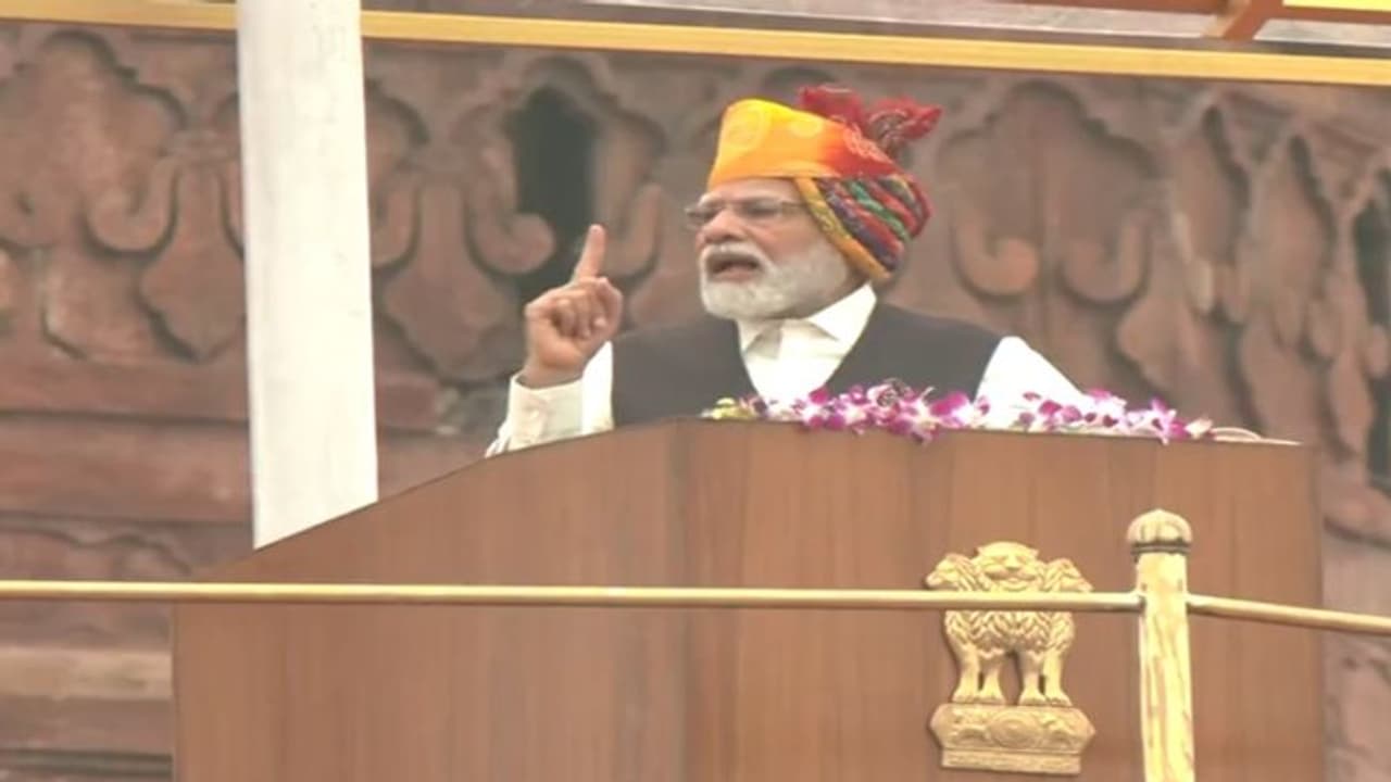 மணிப்பூர் மக்களுடன் நாடு நிற்கிறது: பிரதமர் மோடி சுதந்திர தின பேச்சு!