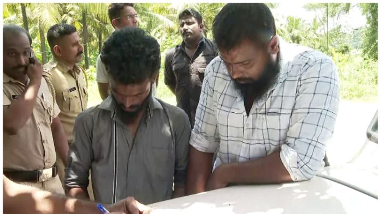 ബൈക്കപകടമെന്ന് ആദ്യം പറഞ്ഞു, സഹോദരനെ ചോദ്യം ചെയ്തപ്പോൾ ചുരുളഴിഞ്ഞത് അരുംകൊല! ഒപ്പം സുഹൃത്തും, കാരണമിതാണ്... ബൈക്കപകടമെന്ന് ആദ്യം പറഞ്ഞു, സഹോദരനെ ചോദ്യം ചെയ്തപ്പോൾ ചുരുളഴിഞ്ഞത് അരുംകൊല! ഒപ്പം സുഹൃത്തും, കാരണമിതാണ്...