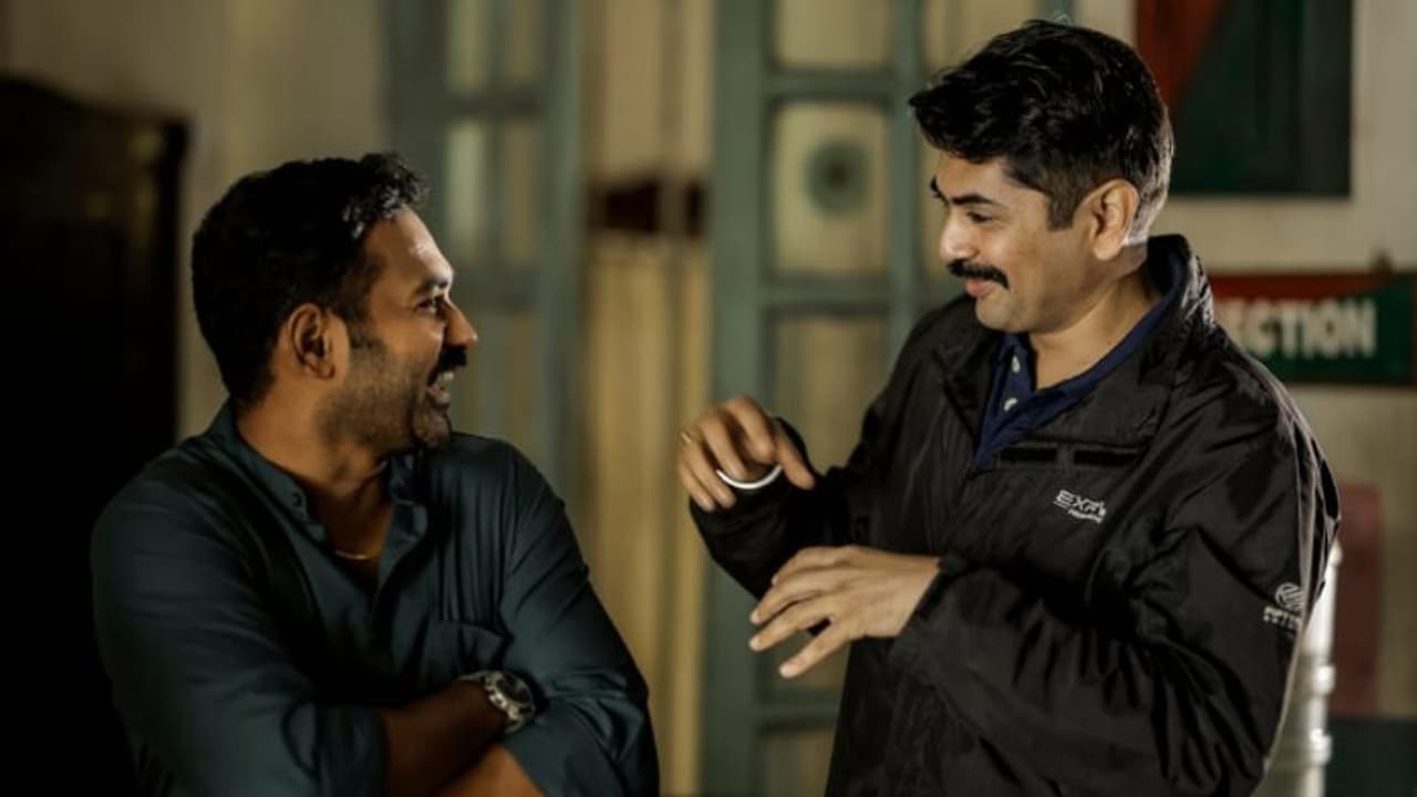 ആസിഫ് അലി 11 വര്ഷങ്ങള്ക്ക് ശേഷം നിഷാനൊപ്പം ആസിഫ് അലി 11 വര്ഷങ്ങള്ക്ക് ശേഷം നിഷാനൊപ്പം