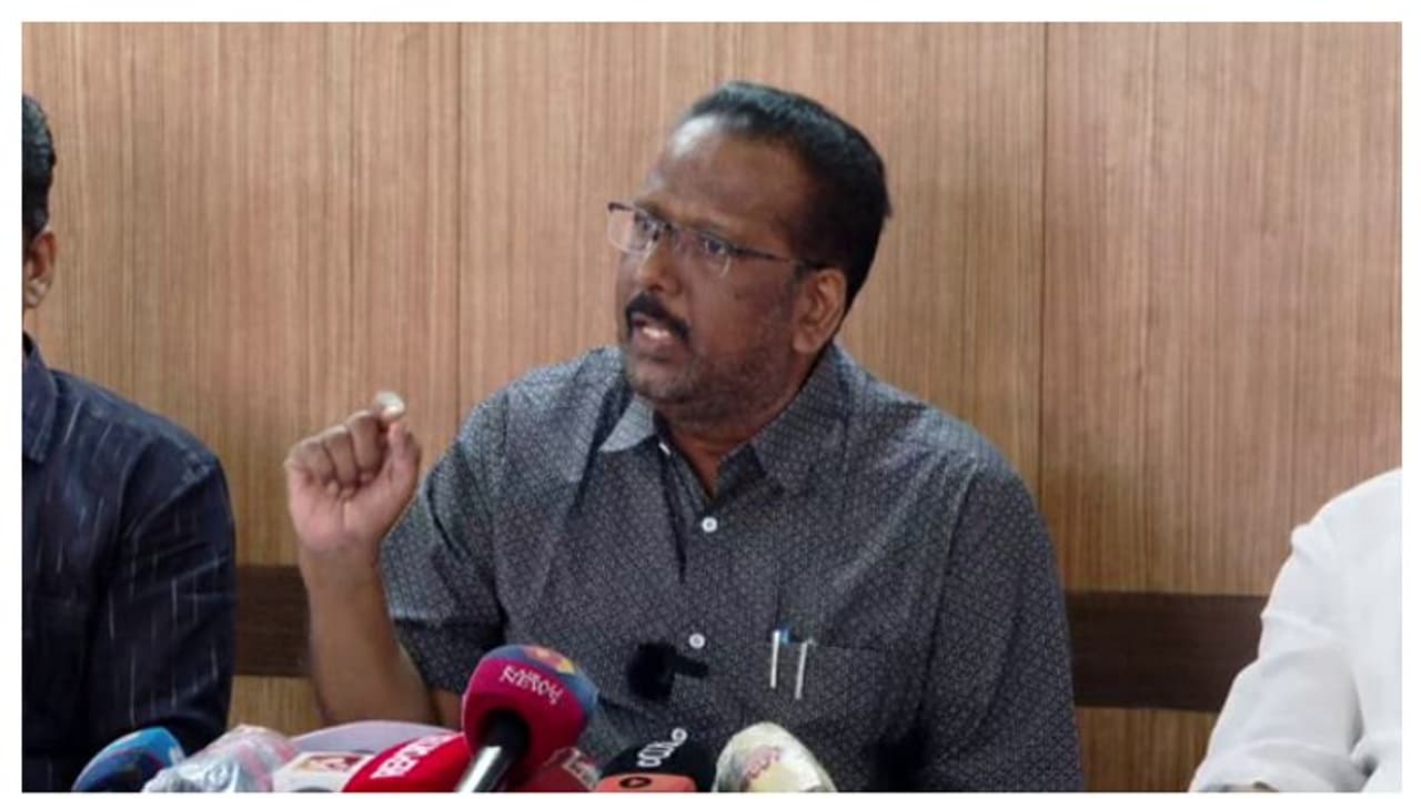 'മാത്യു കുഴൽ നാടന്റെ കള്ളപ്പണം വെളുപ്പിക്കലും നികുതി വെട്ടിപ്പിലും അന്വേഷണം വേണം': സിപിഎം