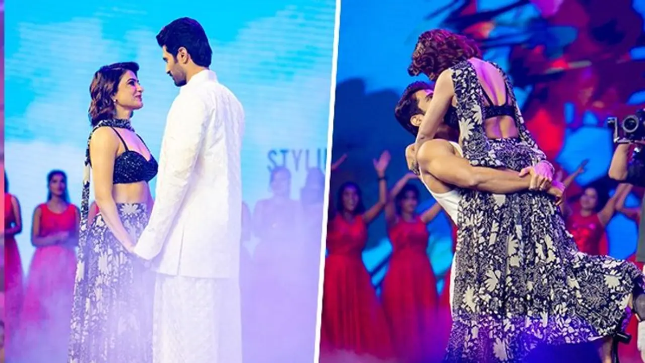 Kushi stars Samantha Ruth Prabhu, Vijay Deverakonda's LIVE romantic dance performance goes viral (WATCH) Kushi stars Samantha Ruth Prabhu, Vijay Deverakonda's LIVE romantic dance performance goes viral (WATCH)