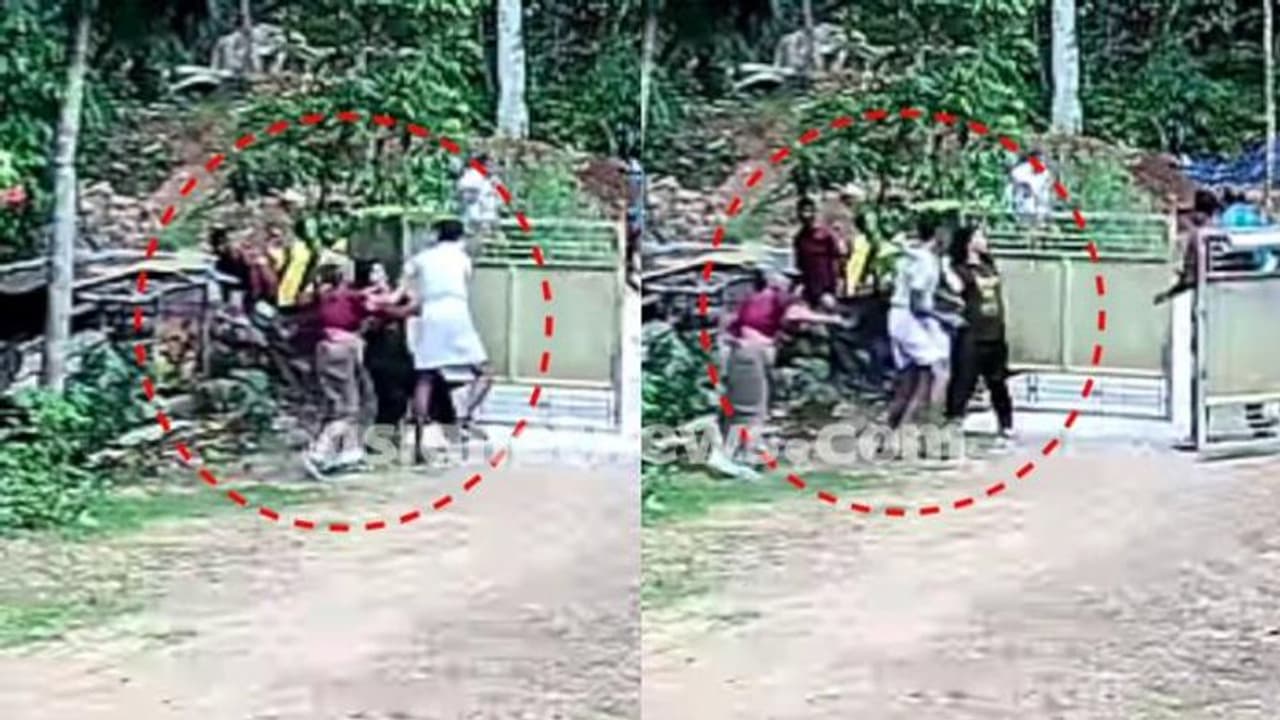 വഴിത്തർക്കം: 75കാരിയെയും മകളെയും വീട്ടിൽ കയറി തല്ലി, പരാതി നൽകിയിട്ടും പൊലീസ് കേസെടുത്തില്ല വഴിത്തർക്കം: 75കാരിയെയും മകളെയും വീട്ടിൽ കയറി തല്ലി, പരാതി നൽകിയിട്ടും പൊലീസ് കേസെടുത്തില്ല