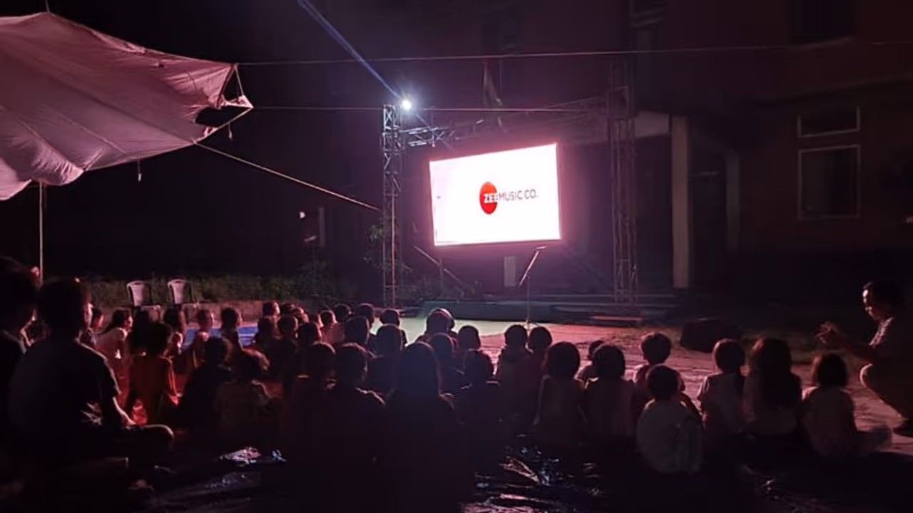 സംഘര്‍ഷ ബാധിതമായ മണിപ്പൂരില്‍ 23 കൊല്ലത്തിന് ശേഷം ഒരു ഹിന്ദി ചിത്രം പ്രദര്‍ശിപ്പിച്ചു