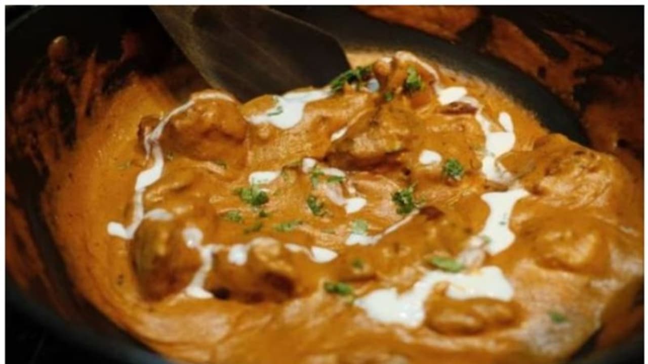 ഭക്ഷണത്തിൽ ചത്ത എലി ; പാചകക്കാരനും ഹോട്ടല്‍ മാനേജര്‍ക്കുമെതിരെ കേസ് 