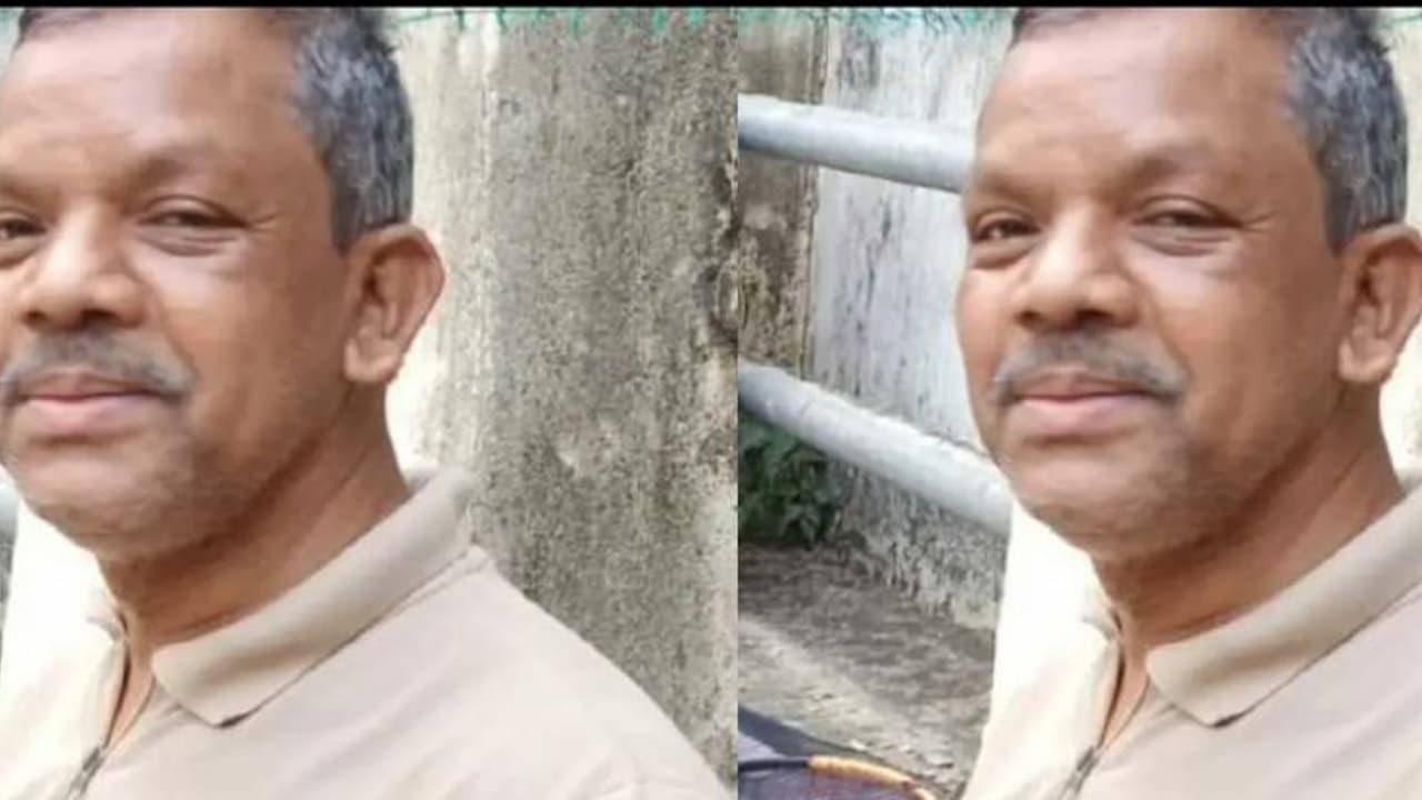 Hyderabad : హుషారుగా షటిల్ ఆడుతూ... సడన్ గా కుప్పకూలి వ్యక్తి మృతి... ఏమయ్యిందంటే.. Hyderabad : హుషారుగా షటిల్ ఆడుతూ... సడన్ గా కుప్పకూలి వ్యక్తి మృతి... ఏమయ్యిందంటే..