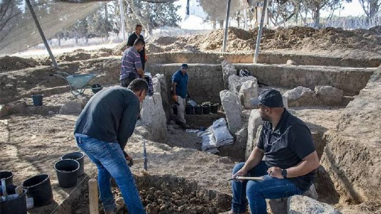 പഴക്കം 5500 വർഷം, പുരാതന നഗരത്തിന്റെ കവാടം കണ്ടെത്തി, ഒപ്പം കോട്ടയുടെ ഭാഗങ്ങളും പഴക്കം 5500 വർഷം, പുരാതന നഗരത്തിന്റെ കവാടം കണ്ടെത്തി, ഒപ്പം കോട്ടയുടെ ഭാഗങ്ങളും