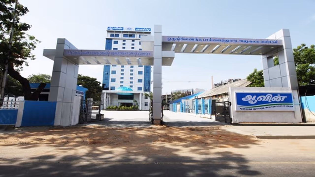 மதுரை ஆவினில் போலி சாதி சான்றிதழ் மூலம் பணிக்கு சேர்ந்த அதிமுகவினர்: நடவடிக்கை எடுக்க உத்தரவு!