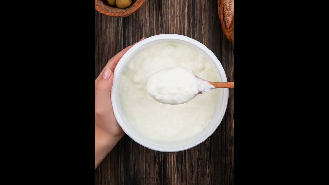 മുടി കരുത്തുള്ളതാക്കാം ; പരീക്ഷിക്കാം തെെര് കൊണ്ടുള്ള ഈ ഹെയർ പാക്കുകൾ 