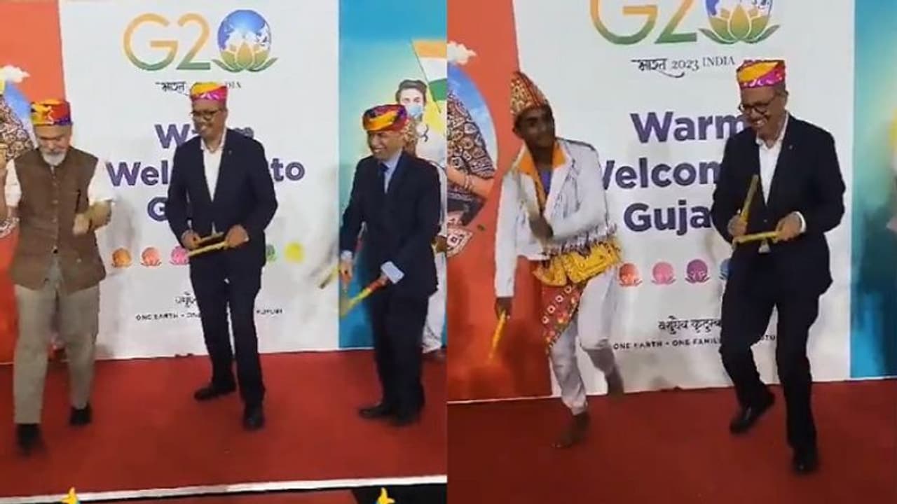 ನವರಾತ್ರಿಗೆ ಸಿದ್ದರಾಗಿ ಬಂದಿರುವ ತುಳಸಿ ಭಾಯ್, WHO ನಿರ್ದೇಶಕರಿಗೆ ವಿಶೇಷ ಸ್ವಾಗತ ಕೋರಿದ ಮೋದಿ! ನವರಾತ್ರಿಗೆ ಸಿದ್ದರಾಗಿ ಬಂದಿರುವ ತುಳಸಿ ಭಾಯ್, WHO ನಿರ್ದೇಶಕರಿಗೆ ವಿಶೇಷ ಸ್ವಾಗತ ಕೋರಿದ ಮೋದಿ!