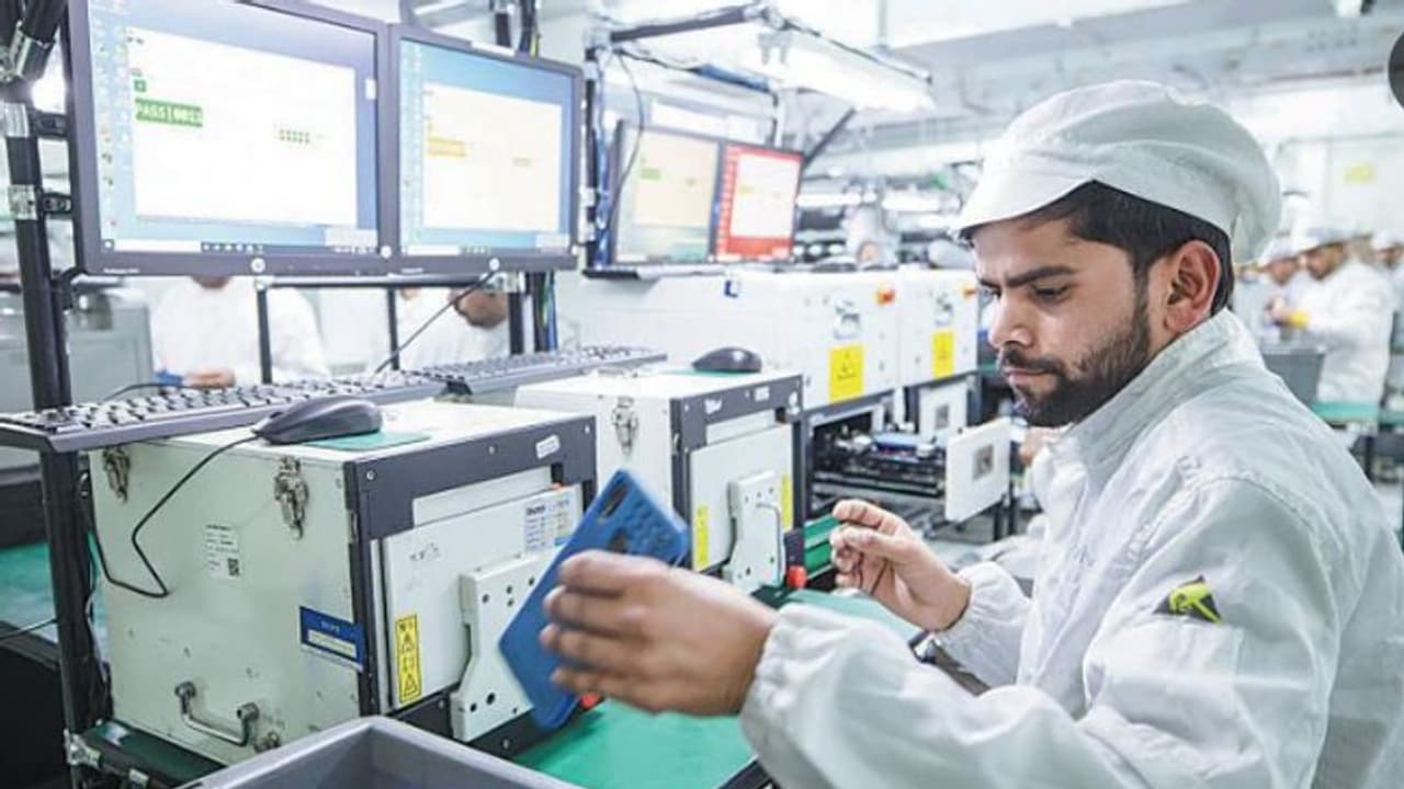 ലോകത്തില്‍ ഏറ്റവും കൂടുതല്‍ സ്മാര്‍ട്ട് ഫോണ്‍ ഉത്പാദിപ്പിക്കുന്ന രാജ്യങ്ങളില്‍‌ രണ്ടാമതായി ഇന്ത്യ