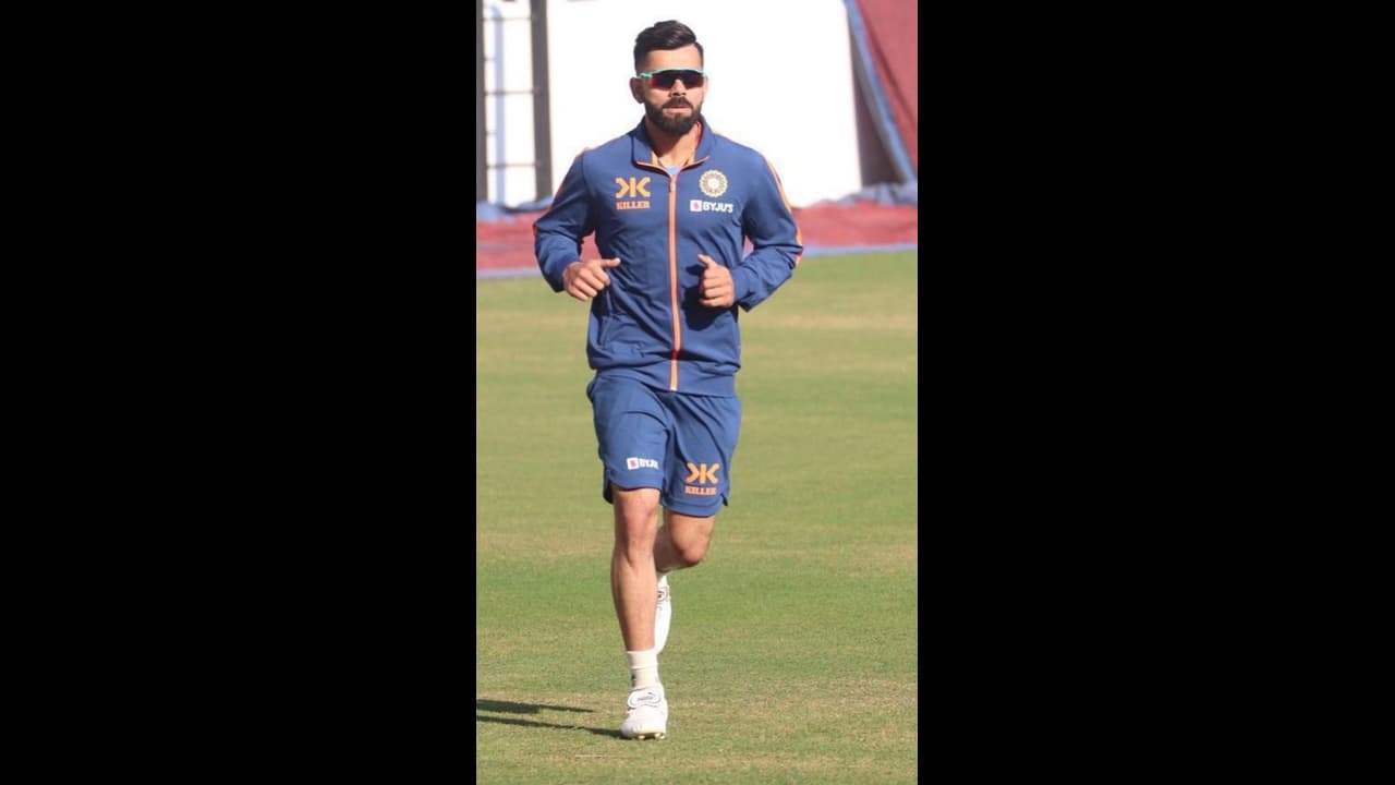 பாபர் அசாமை தாண்டி விராட் கோலியால் ஒன்னும் செய்ய முடியாது: டாம் மூடி! பாபர் அசாமை தாண்டி விராட் கோலியால் ஒன்னும் செய்ய முடியாது: டாம் மூடி!