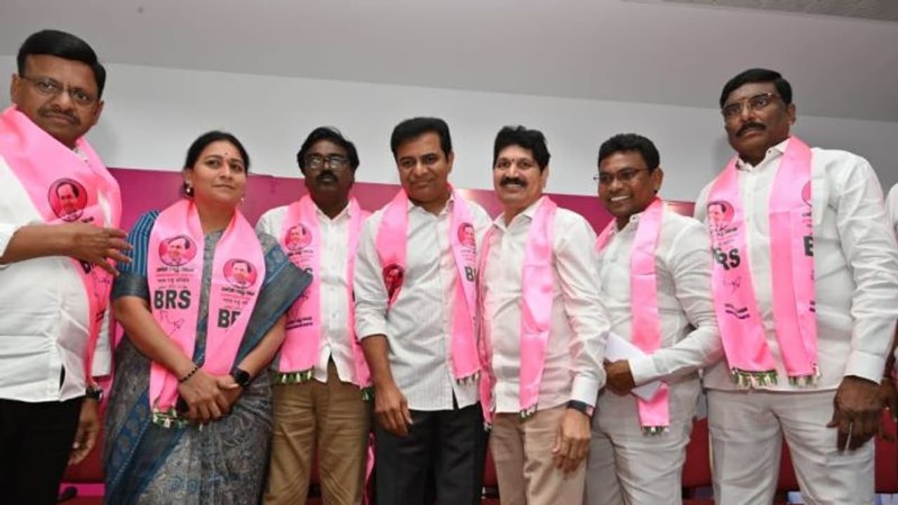 మళ్లీ సీఎం అయ్యేది కేసీఆరే...: కేటీఆర్ ముందే పువ్వాడ ఆసక్తికర వ్యాఖ్యలు మళ్లీ సీఎం అయ్యేది కేసీఆరే...: కేటీఆర్ ముందే పువ్వాడ ఆసక్తికర వ్యాఖ్యలు