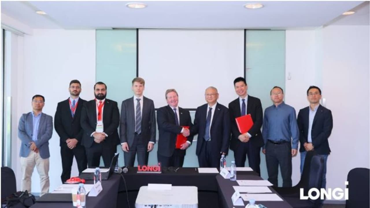 സൗദിയിൽ സൗരോർജ രംഗത്തെ പുതിയ കണ്ടുപിടിത്തങ്ങൾക്ക് കരാർ സൗദിയിൽ സൗരോർജ രംഗത്തെ പുതിയ കണ്ടുപിടിത്തങ്ങൾക്ക് കരാർ